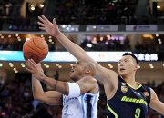 爱游戏-青岛队力克广州队，张镇麟带队取胜