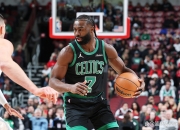 爱游戏入口-福建队翻盘鹈鹕，塔图姆点燃赛场