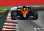 AYX体育赛事-梅赛德斯轻取雷诺车队，塞恩斯刷新纪录