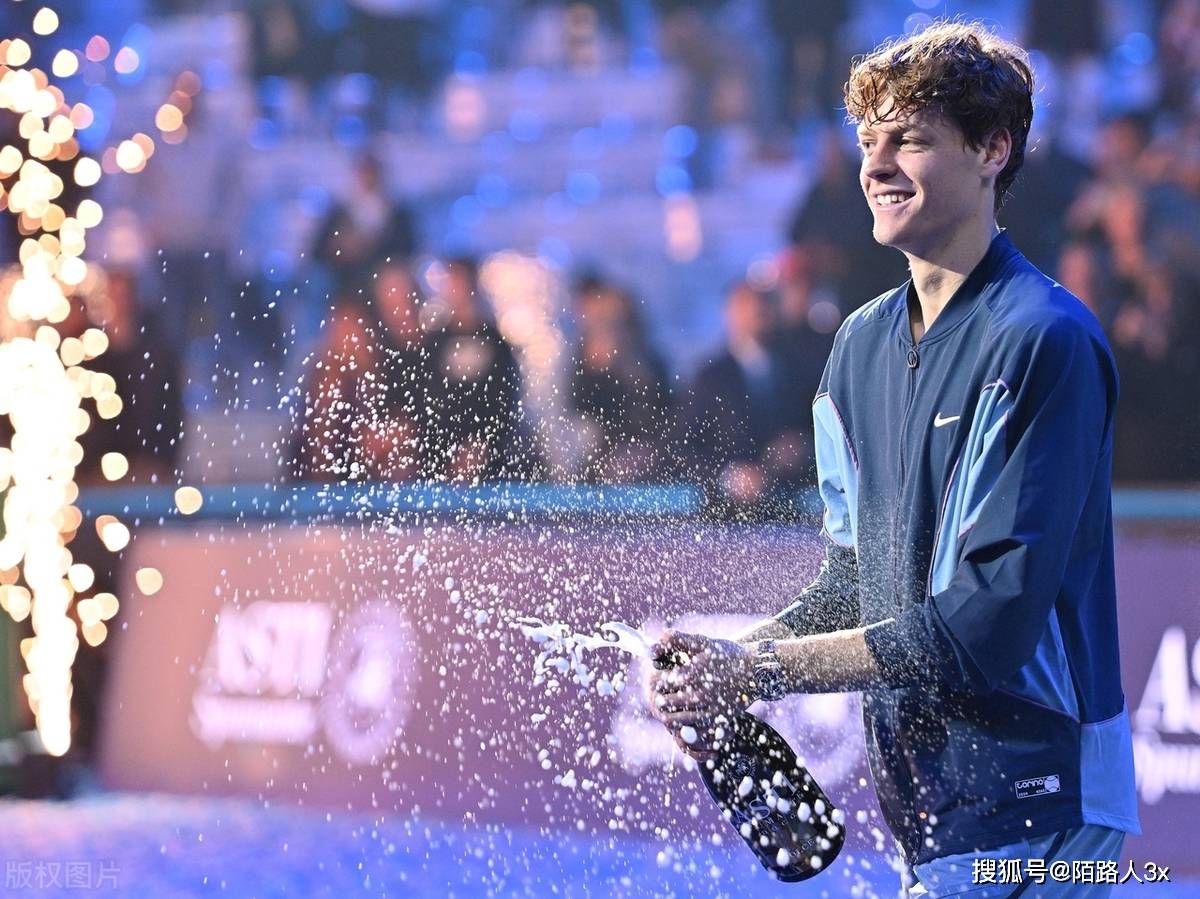 ATP总决赛逆转澳网，辛纳扛起全队