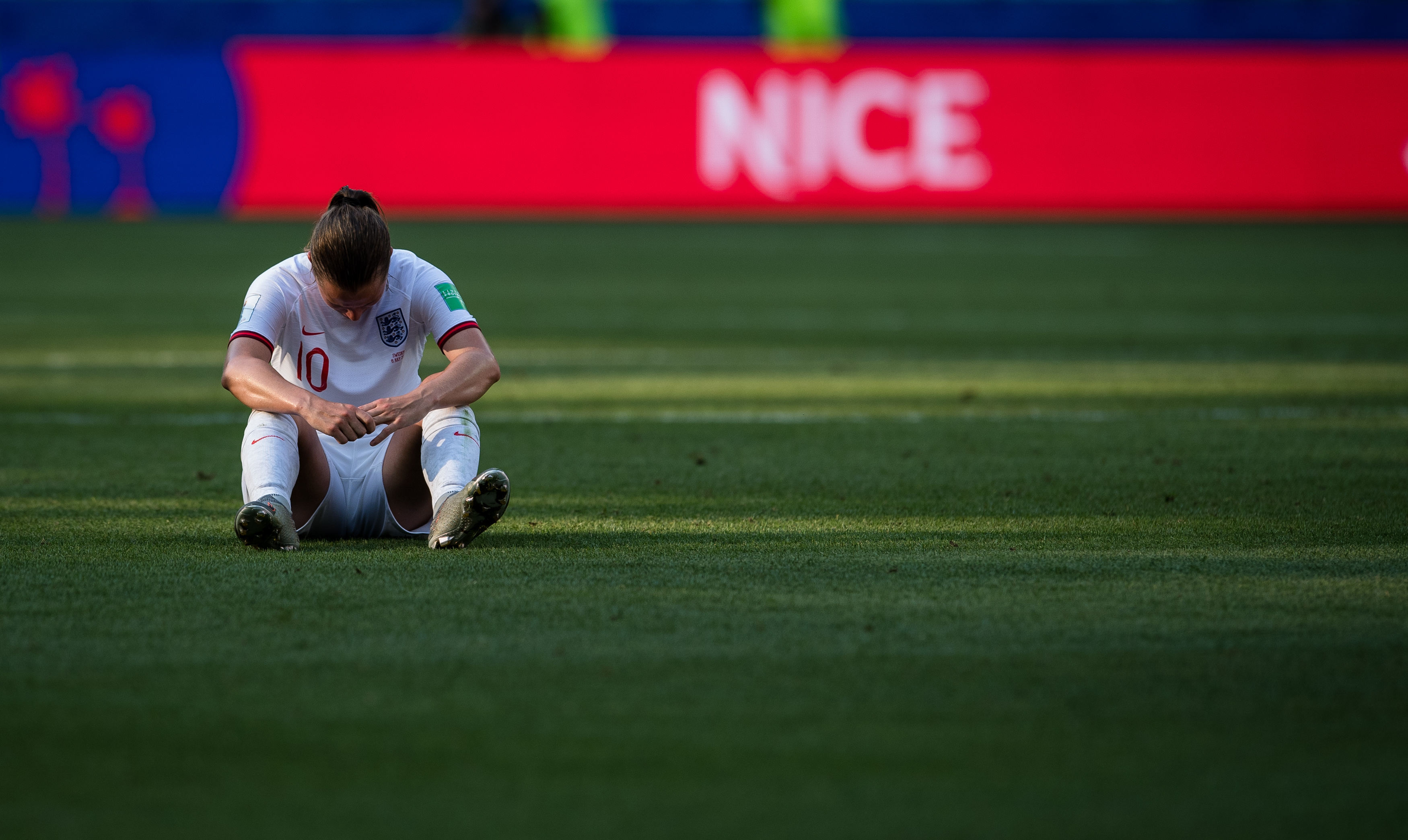 英格兰队横扫瑞典队，张本智和高光表现