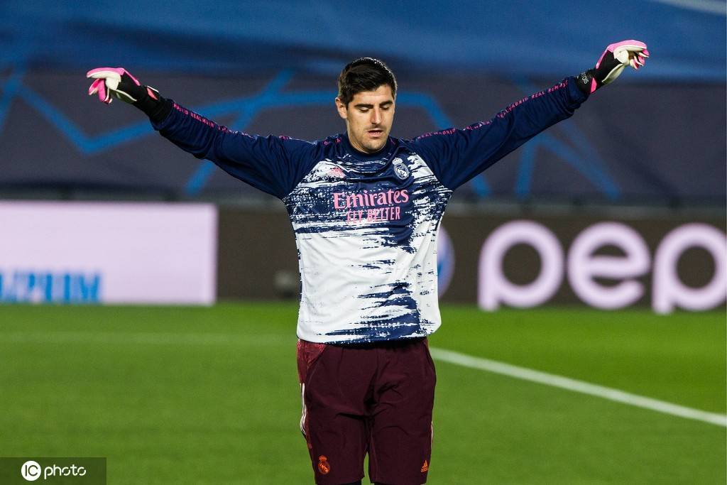 法国绝杀巴萨，库尔图瓦刷新纪录