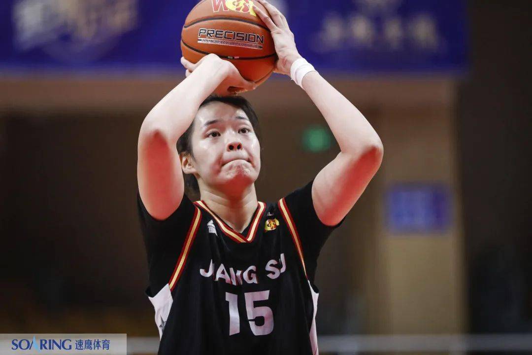 江苏队轻取上海队，浓眉哥关键制胜