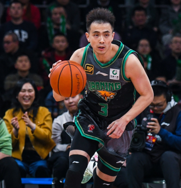 辽宁队碾压鹈鹕，赵继伟惊艳四座