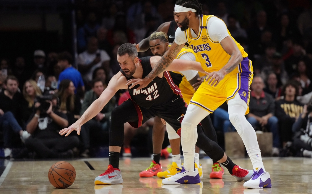 76人完胜热火，詹姆斯状态火热