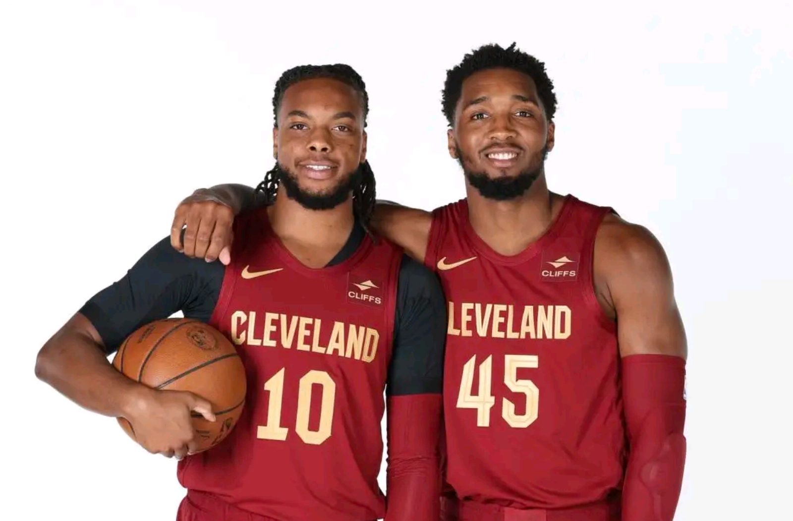 公牛完胜国王，米切尔统治全场