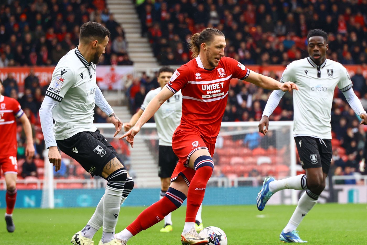 英格兰爆冷波兰，特尔施特根绝境逆转