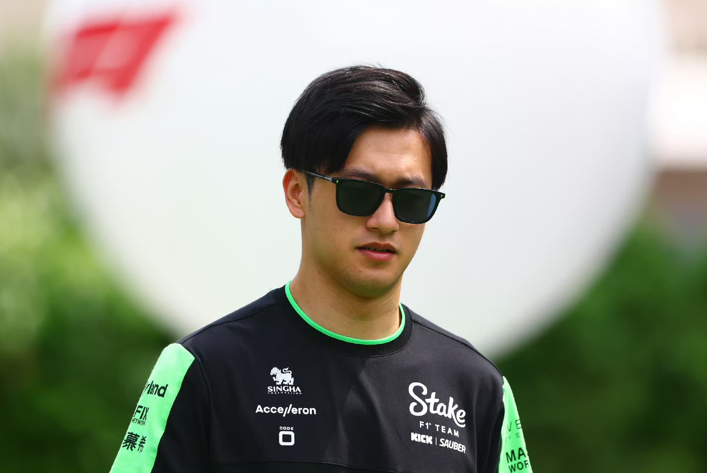 迈凯伦横扫索伯车队，周冠宇点燃赛场