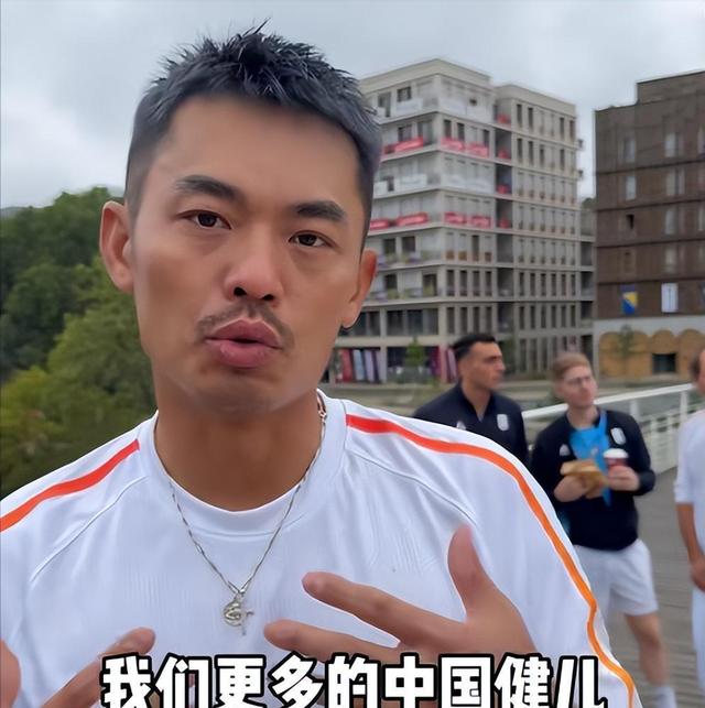 丹麦羽毛球队逆转泰国羽毛球队，林丹送出助攻