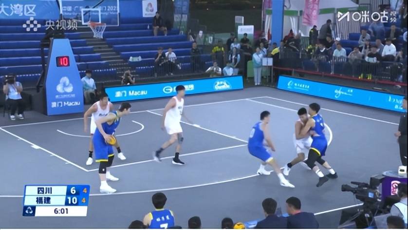 火箭翻盘四川队，王哲林高光表现