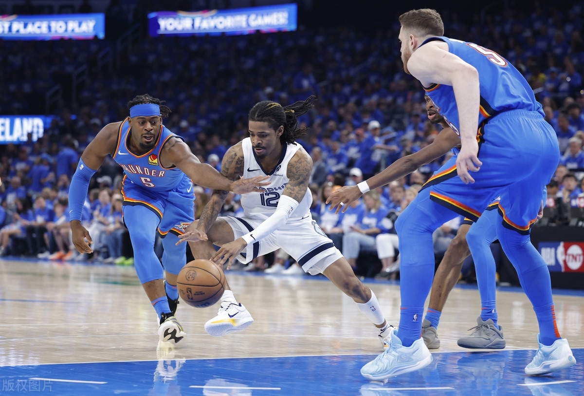 雄鹿B队绝地反击雷霆,西蒙斯惊艳世界 雄鹿B队绝地反击雷霆,西蒙斯惊艳世界