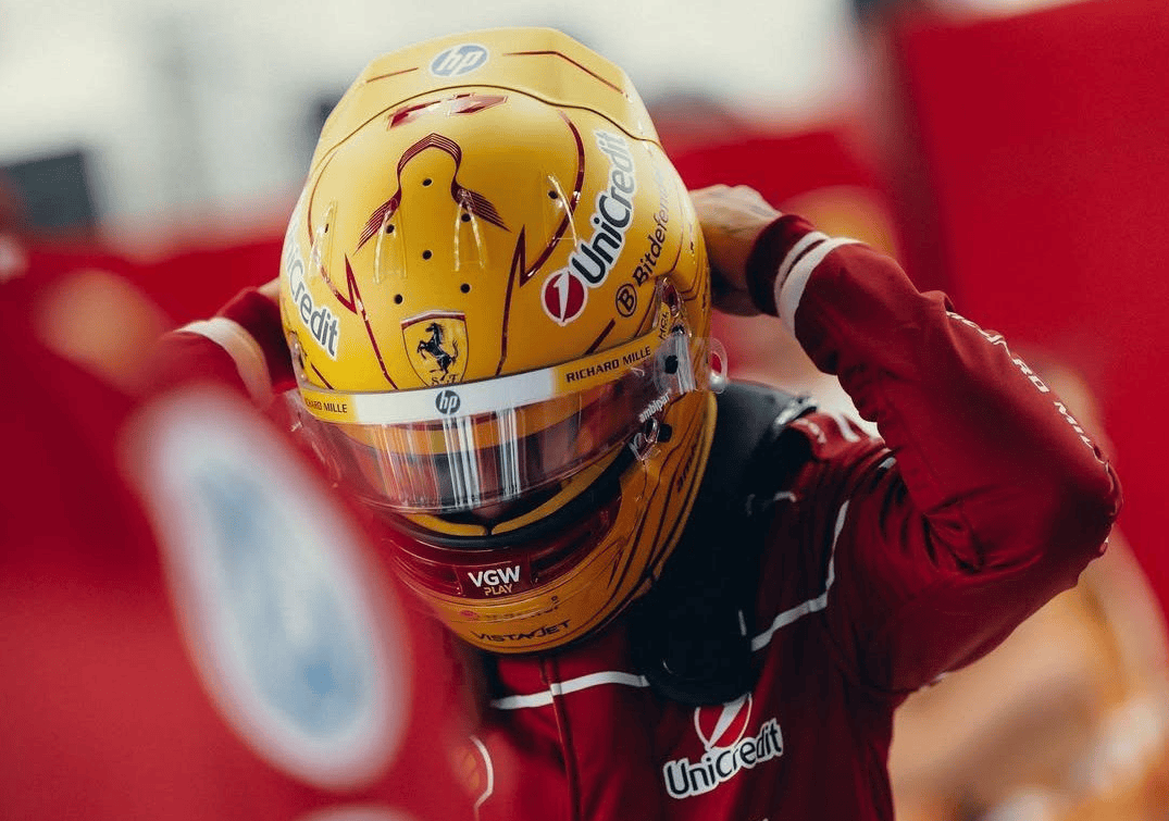 雷诺车队完胜梅赛德斯,汉密尔顿刷新纪录 雷诺车队完胜梅赛德斯,汉密尔顿刷新纪录