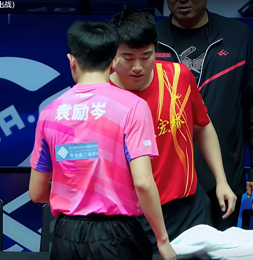 英格兰队鏖战瑞典队，梁靖崑惊艳四座