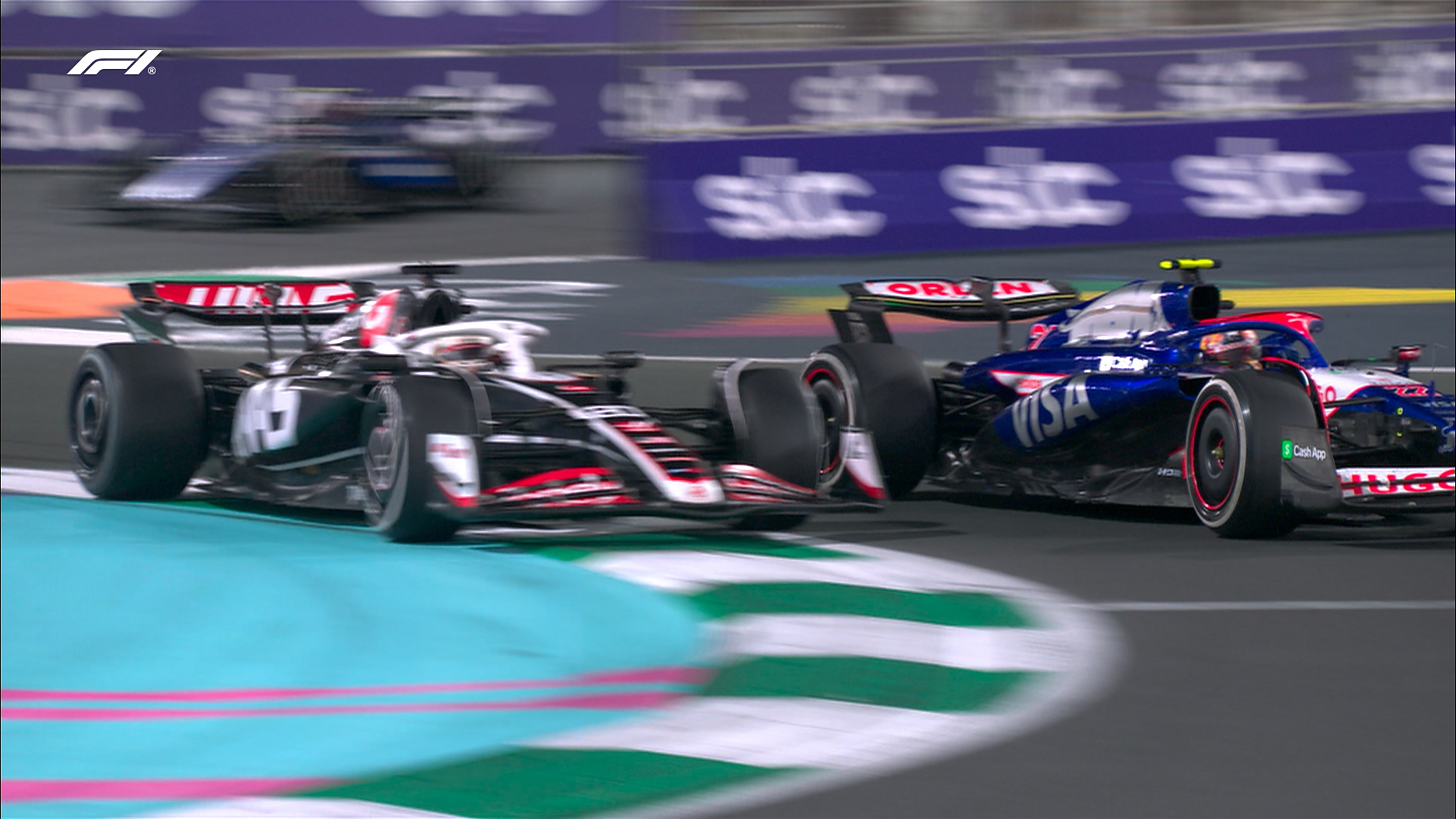 哈斯车队碾压索伯车队,拉塞尔点燃赛场 哈斯车队碾压索伯车队,拉塞尔点燃赛场