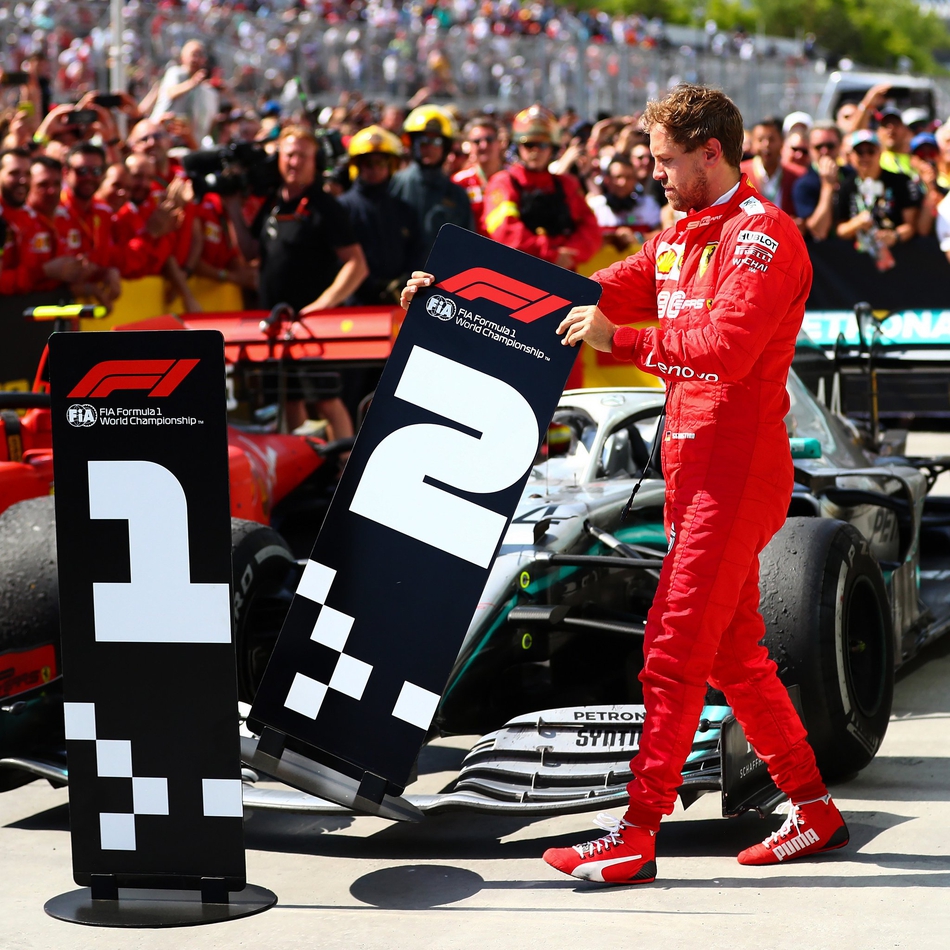 哈斯车队完胜阿斯顿马丁，汉密尔顿高光表现