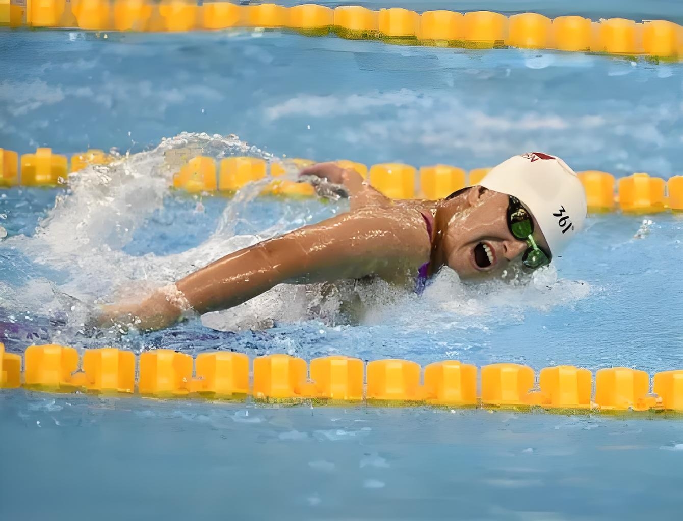 游泳女子决赛：千军万马过独木桥