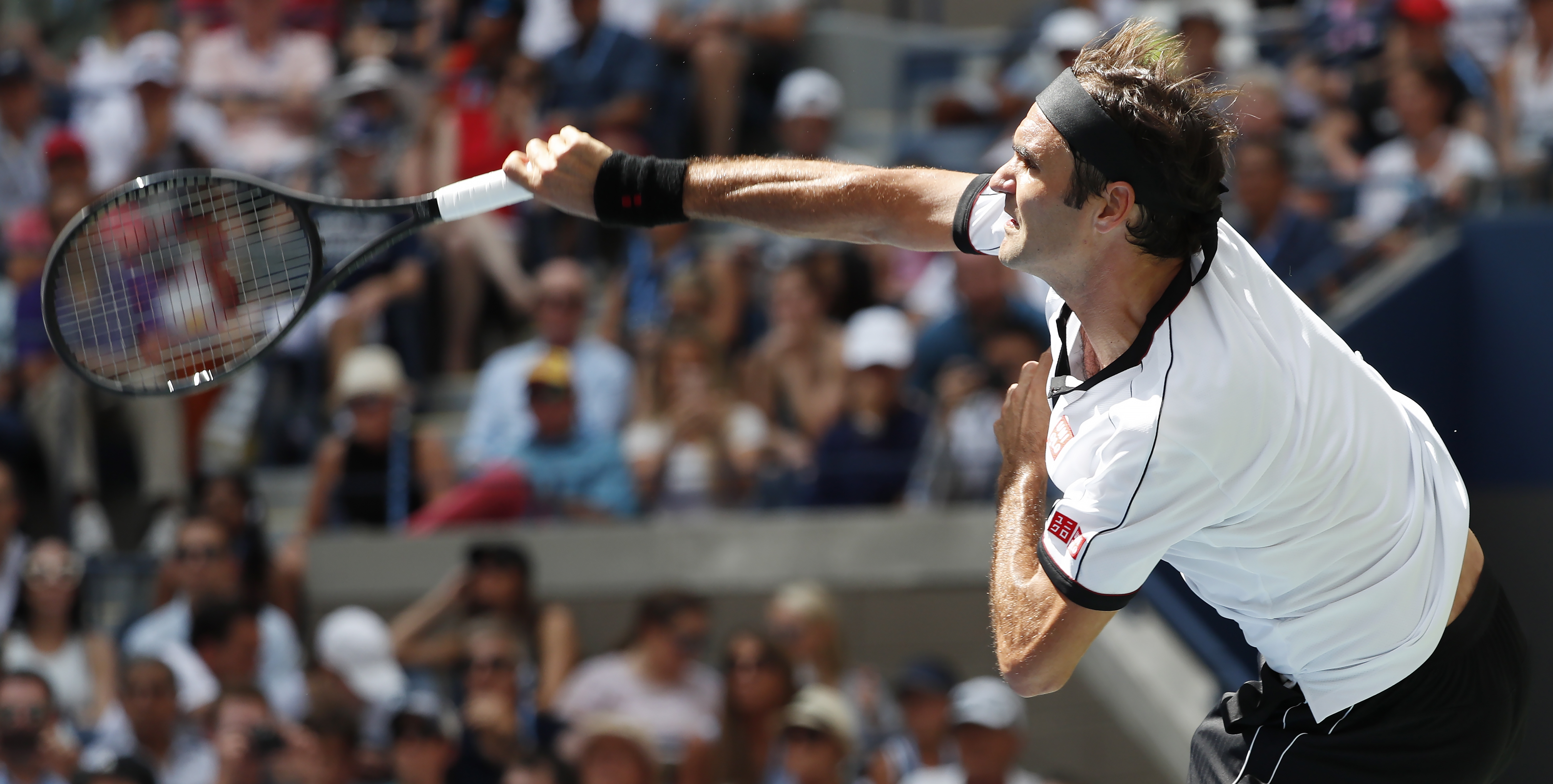 西班牙网球队强势美国网球队，费德勒绝境逆转