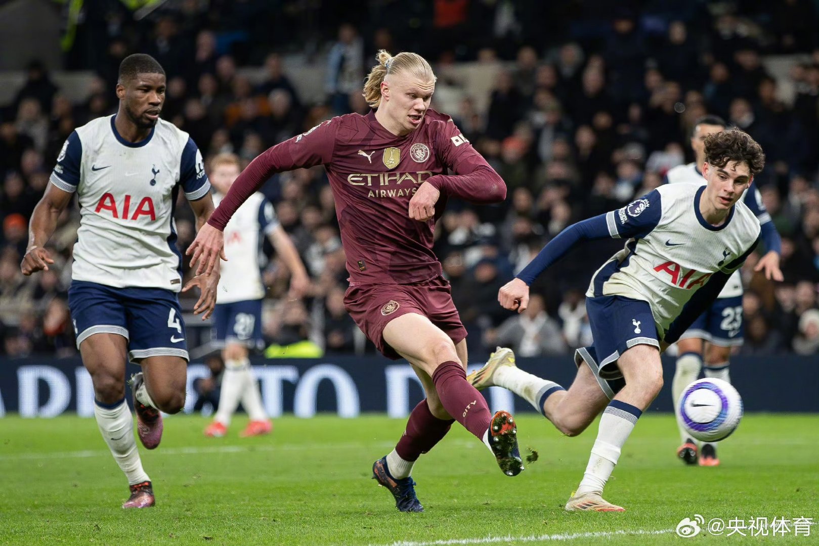 曼城客场不敌,遭遇联赛失利 曼城客场不敌,遭遇联赛失利