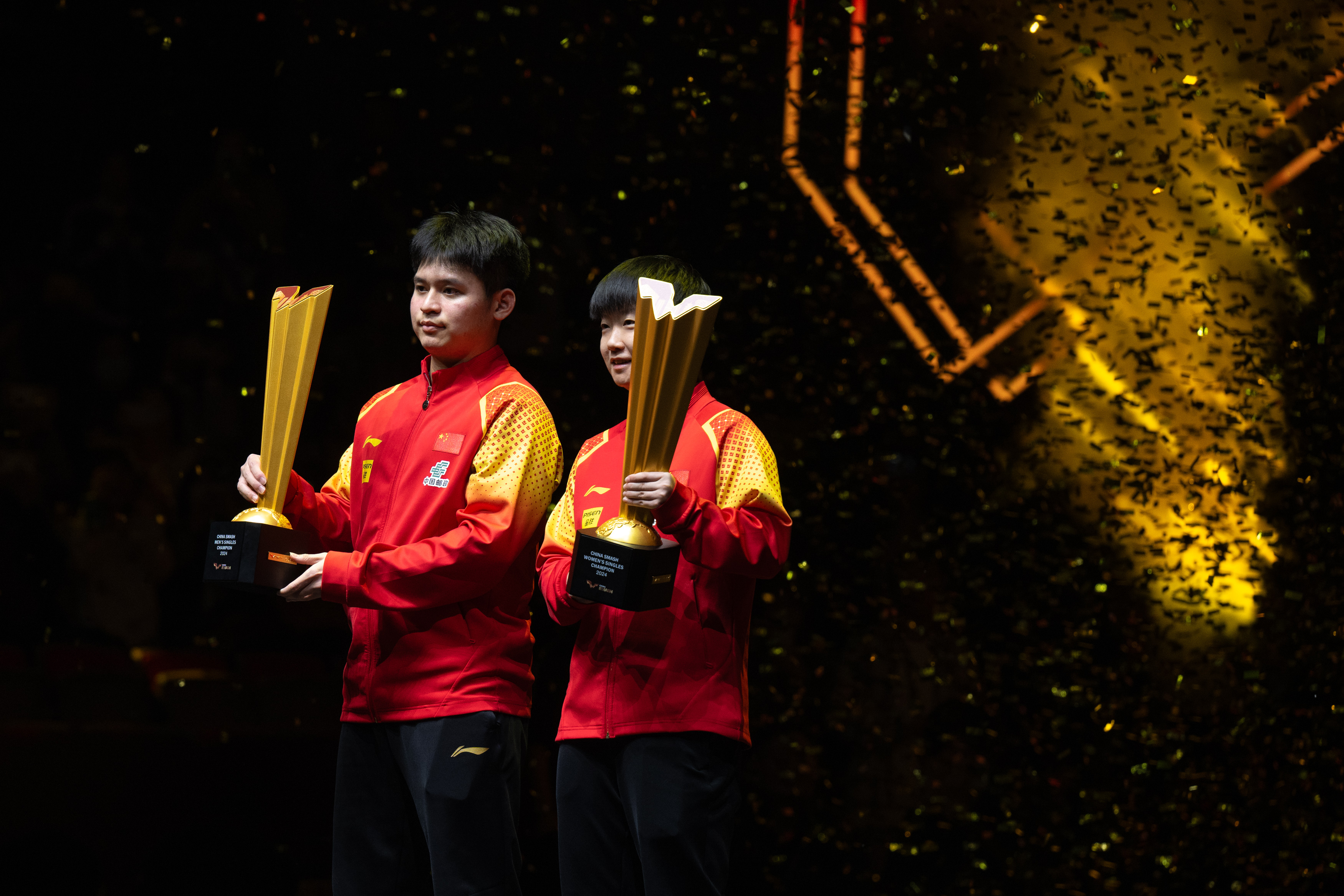 热烈角逐,选手全神贯注争分夺秒 热烈角逐,选手全神贯注争分夺秒