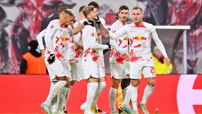 德国逆转莱比锡红牛，阿奎罗打破历史纪录