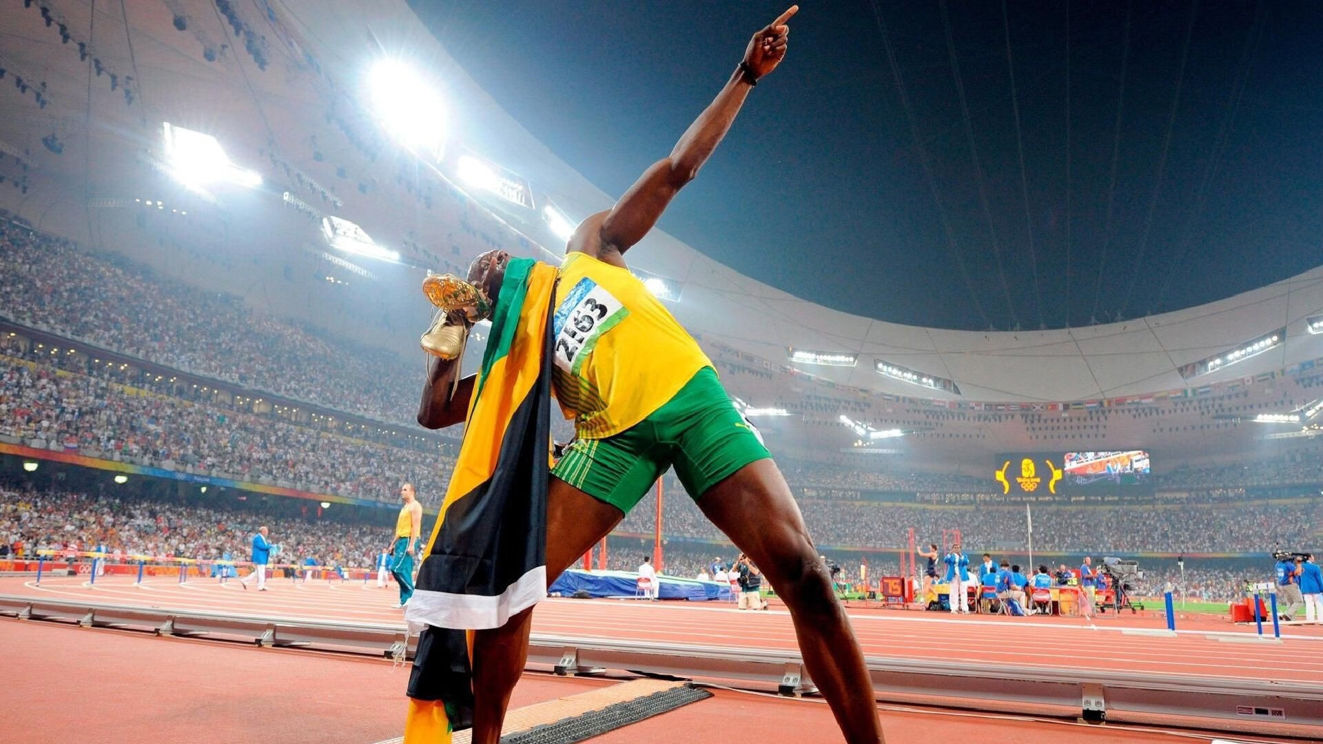 暗夜独行,劳塔罗与那粒压碎世界的进球