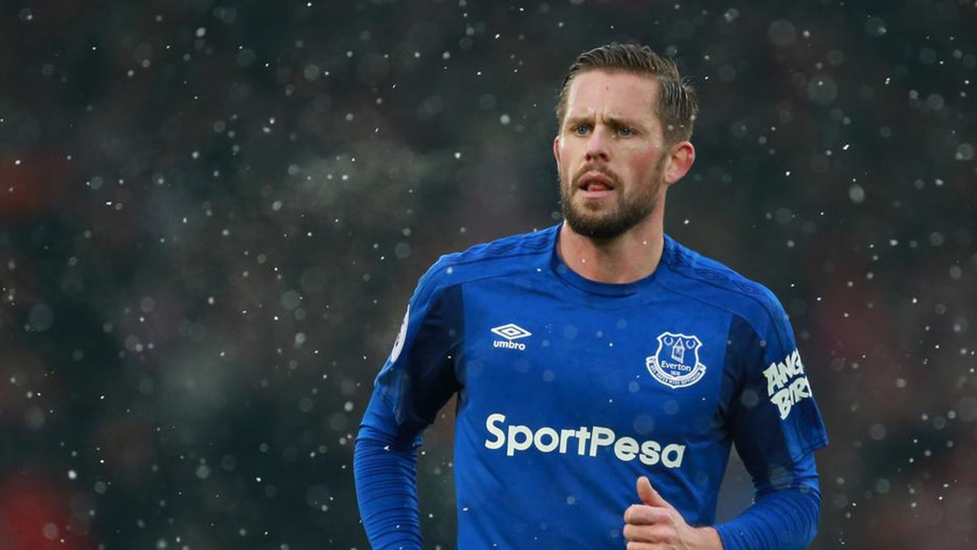 攻防两端定乾坤，热火单节狂飙拉开广东，恩比德防守铁闸锁死对手